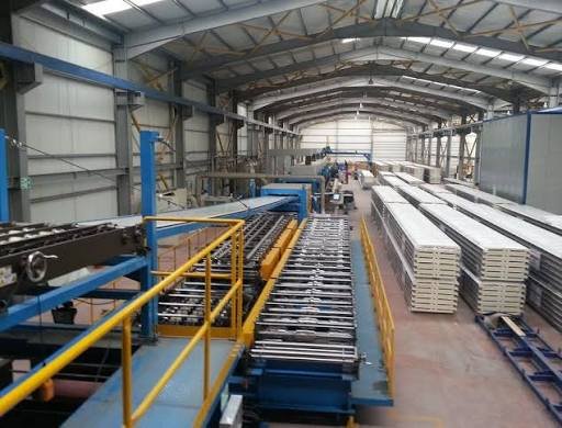 Sandwich panel buying guide showing polyurethane core panel cross-section and thickness specifications